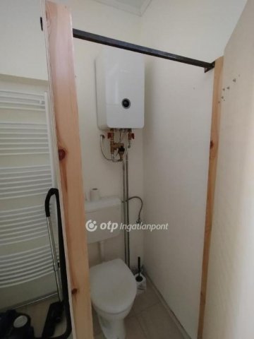 Eladó családi ház, Bátaszéken 53.9 M Ft, 5 szobás