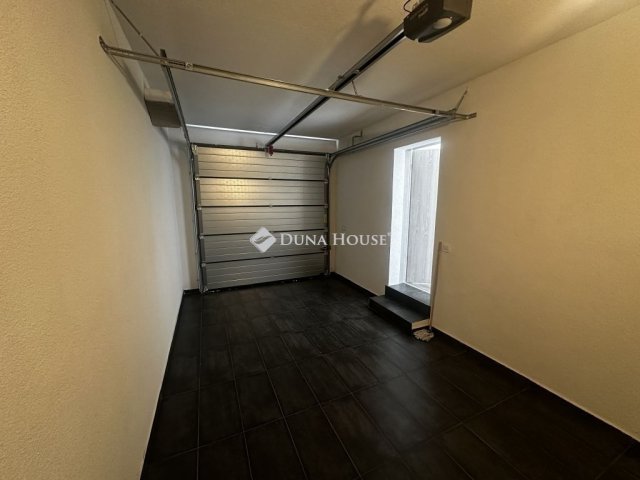 Eladó téglalakás, Pellérden 149.9 M Ft, 5 szobás