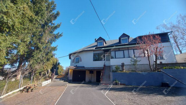 Eladó családi ház, Kaposváron 84.9 M Ft, 5 szobás