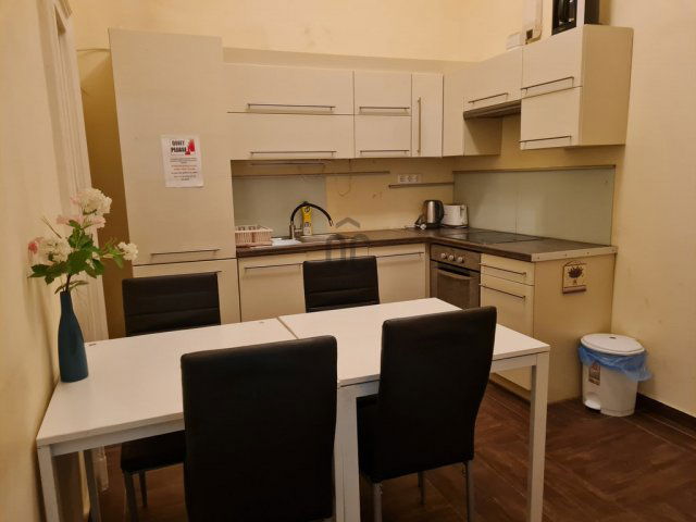 Eladó téglalakás, Budapesten, VI. kerületben 95 M Ft, 3 szobás