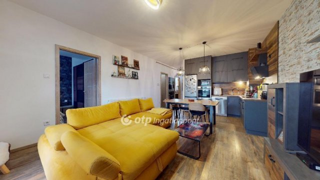 Eladó téglalakás, Nyíregyházán 69.9 M Ft, 3+1 szobás