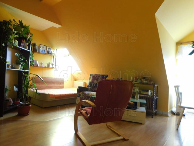 Eladó téglalakás, Dombóváron 25.4 M Ft, 1+3 szobás