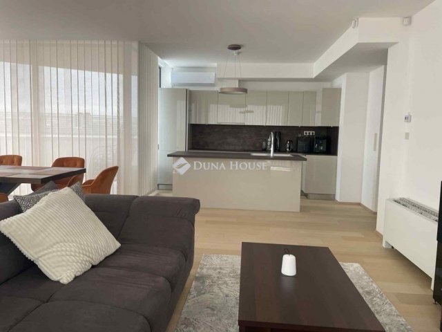 Eladó téglalakás, Szegeden 204.2 M Ft, 3 szobás