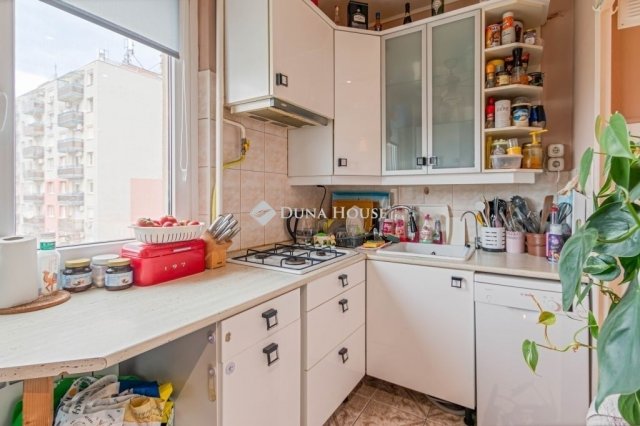 Eladó panellakás, Budapesten, X. kerületben 88 M Ft, 4 szobás