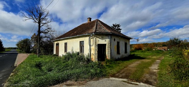 Eladó családi ház, Zalabaksán 10 M Ft, 2 szobás