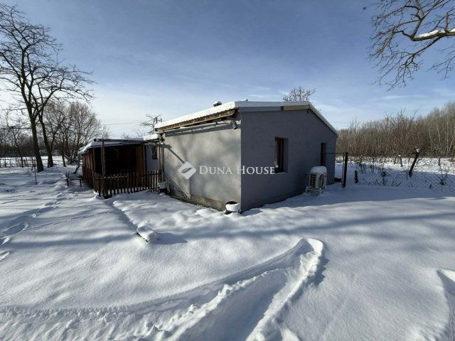 Eladó mezogazdasagi ingatlan, Szabadszálláson 20 M Ft, 3 szobás