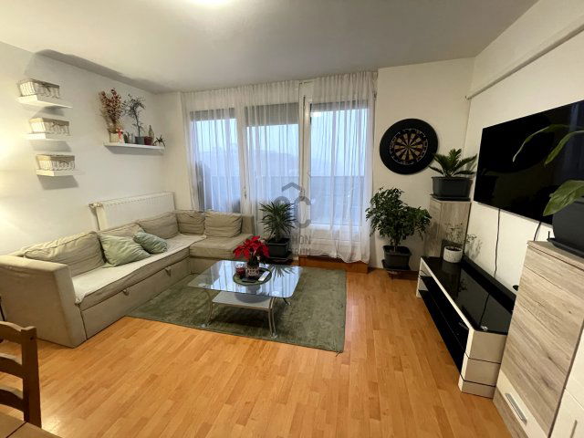 Eladó téglalakás, Veszprémben 65 M Ft, 2 szobás