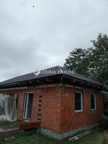 Eladó családi ház, Monorierdőn 32 M Ft, 4 szobás