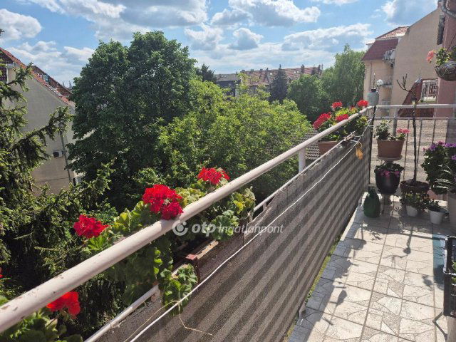 Eladó téglalakás, Szegeden 95 M Ft, 3 szobás