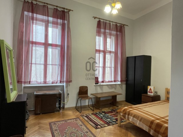 Eladó téglalakás, Budapesten, VI. kerületben, Csengery utcában