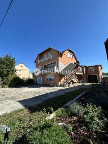 Eladó családi ház, Dunaföldváron 250 M Ft, 6 szobás