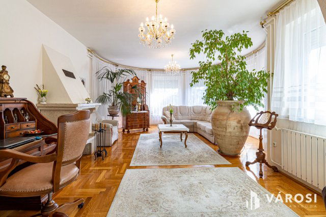 Eladó családi ház, Turán 89.9 M Ft, 5 szobás