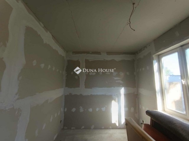Eladó családi ház, Szentendrén 349.5 M Ft, 7 szobás