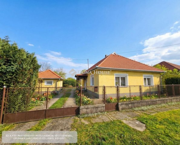 Eladó családi ház, Ercsiben 65 M Ft, 4 szobás