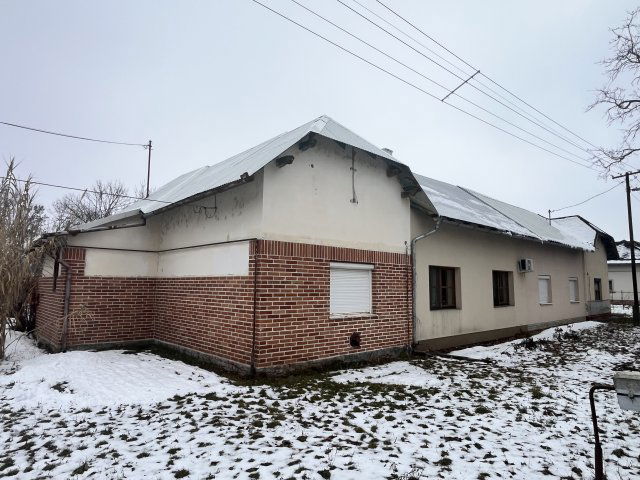 Eladó sorház, Sarkadon 7.5 M Ft, 1 szobás / költözzbe.hu