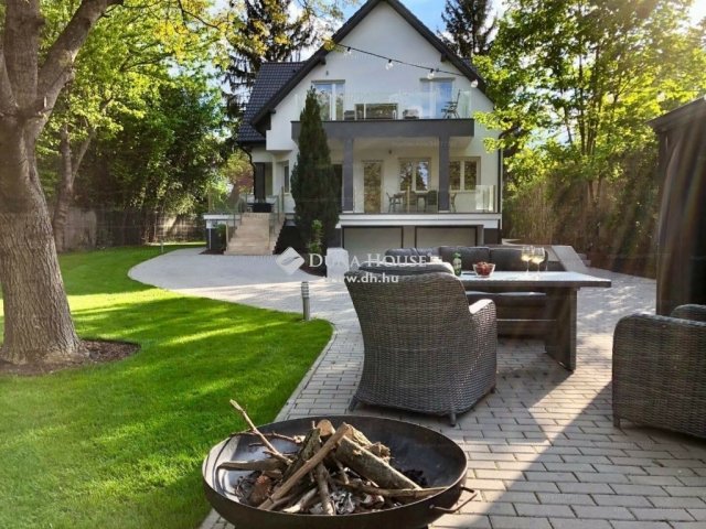 Eladó családi ház, Budapesten, II. kerületben 330.33 M Ft