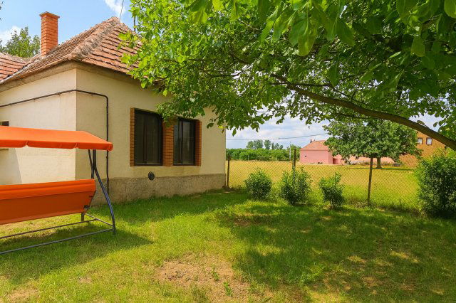 Eladó családi ház, Vásárosmiskén 15.9 M Ft, 1 szobás