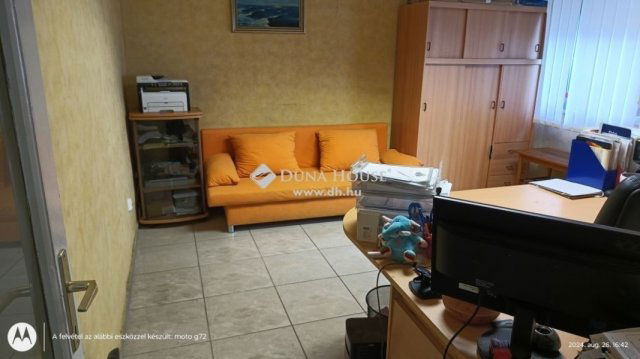 Eladó családi ház, Pécsett 79 M Ft, 1 szobás