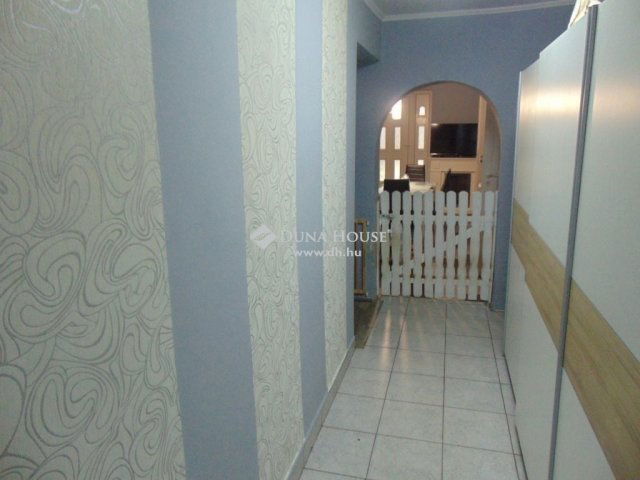 Eladó téglalakás, Szentlőrincen 25 M Ft, 3 szobás