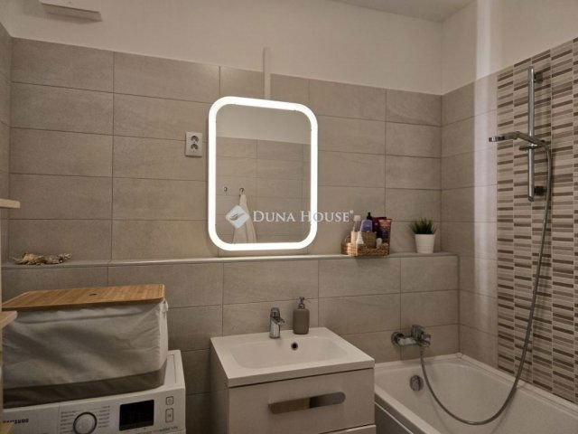 Eladó téglalakás, Székesfehérvárott 115 M Ft, 3 szobás