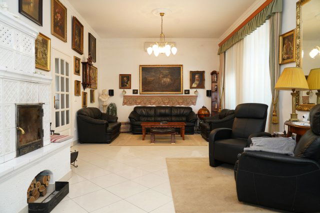 Eladó családi ház, Veszprémben 148.9 M Ft, 5+1 szobás