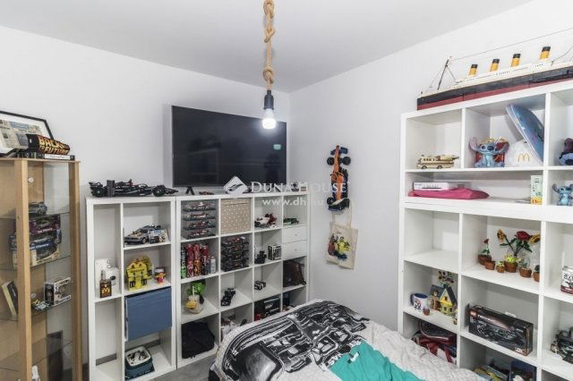 Eladó téglalakás, Szombathelyen 61.99 M Ft, 1+2 szobás