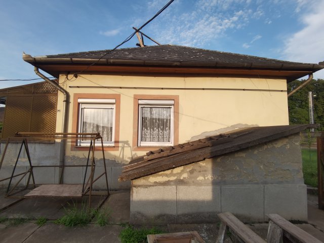 Eladó téglalakás, Hatvanban 22 M Ft, 2 szobás