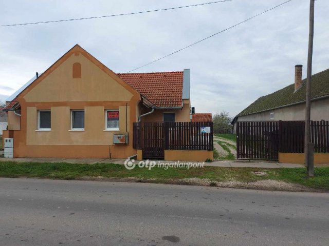 Eladó hotel, Dávodon 74.9 M Ft / költözzbe.hu