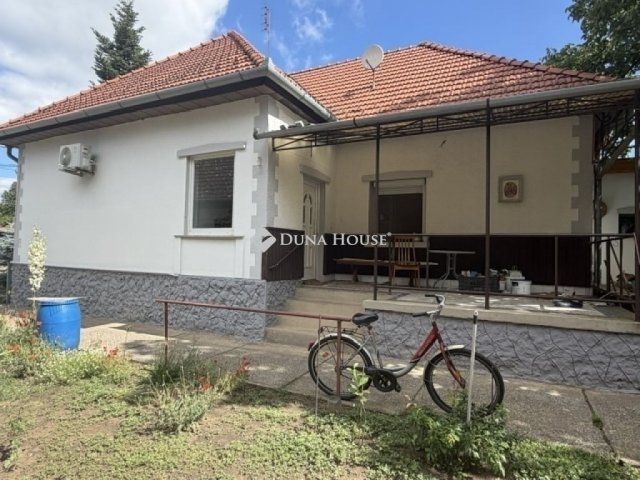 Eladó családi ház, Üllőn 89.9 M Ft, 2 szobás