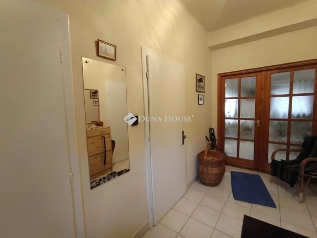 Eladó családi ház, Pécsett 139 M Ft, 6 szobás