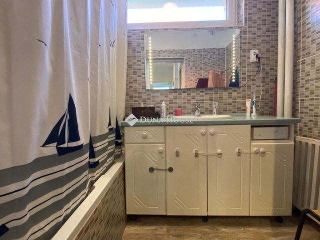 Eladó családi ház, Gárdonyban 94.9 M Ft, 7 szobás