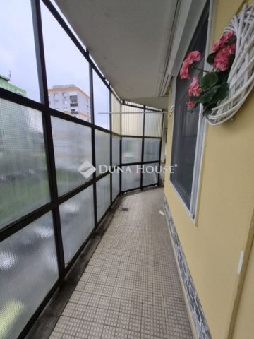 Eladó panellakás, Komlón 32.5 M Ft, 2 szobás