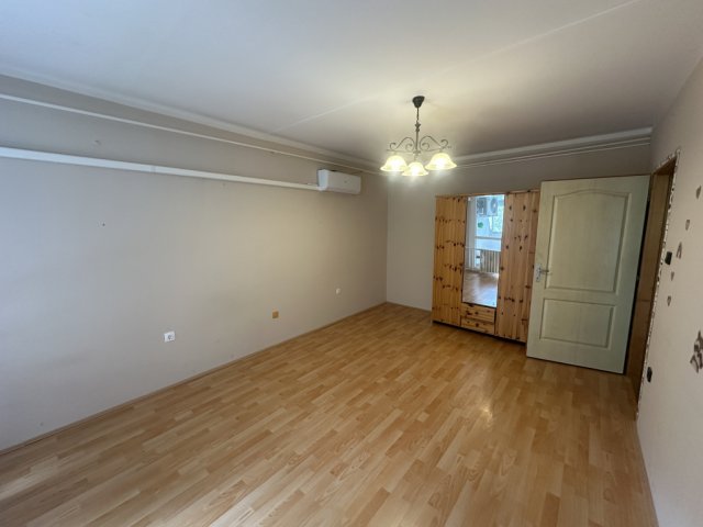 Eladó panellakás, Pécsett 39.9 M Ft, 2 szobás