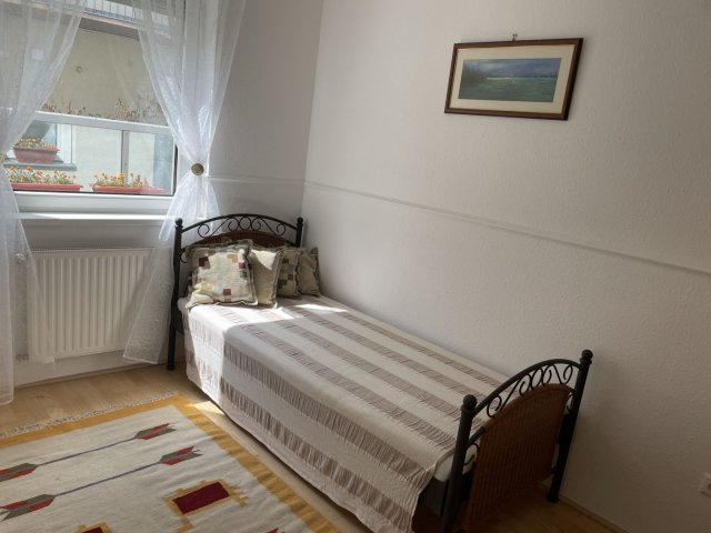 Kiadó téglalakás, albérlet, Debrecenben 290 E Ft / hó, 3 szobás