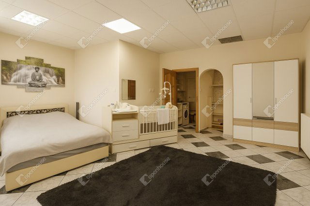 Eladó téglalakás, Sopronban 41.9 M Ft, 1 szobás