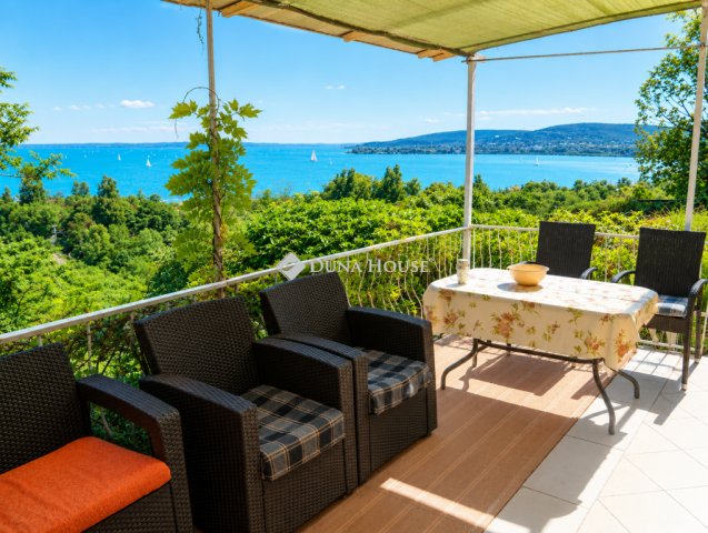 Eladó családi ház, Balatonfűzfőn, Domb utcában 98 M Ft