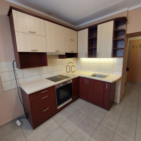 Eladó panellakás, Pécsett 48.9 M Ft, 3 szobás