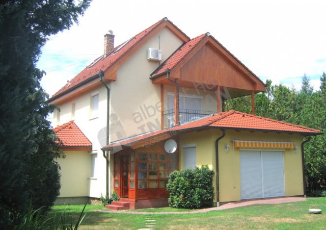 Kiadó családi ház, albérlet, Budapesten, II. kerületben