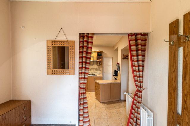 Eladó családi ház, Székesfehérvárott 84.9 M Ft, 4 szobás