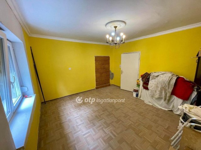 Eladó családi ház, Adásztevelen 28.9 M Ft, 2 szobás