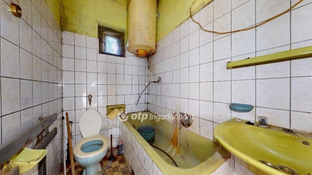 Eladó családi ház, Tiszavasváriban 9.5 M Ft, 2 szobás