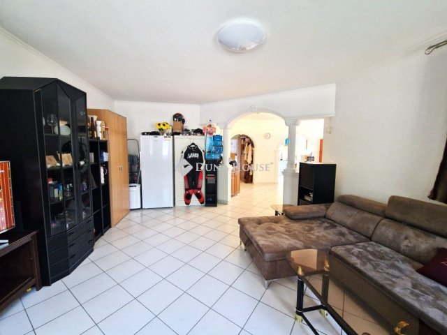 Eladó családi ház, Máriakálnokon 83.5 M Ft, 3 szobás