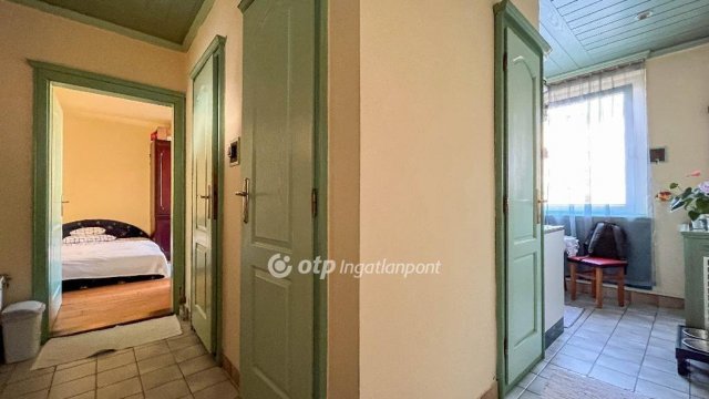 Eladó panellakás, Győrött 44.9 M Ft, 2 szobás