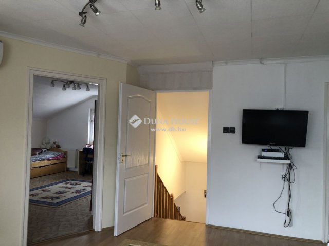Eladó családi ház, Gödön 118.3 M Ft, 6 szobás