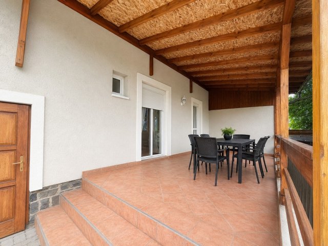 Eladó családi ház, Tapolcán 84.9 M Ft, 4 szobás