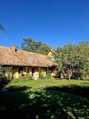 Eladó családi ház, Pogányon 104 M Ft, 2+4 szobás