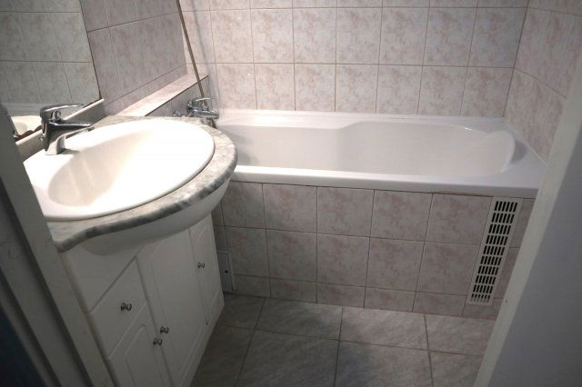 Kiadó panellakás, albérlet, Szegeden 140 E Ft / hó, 2 szobás