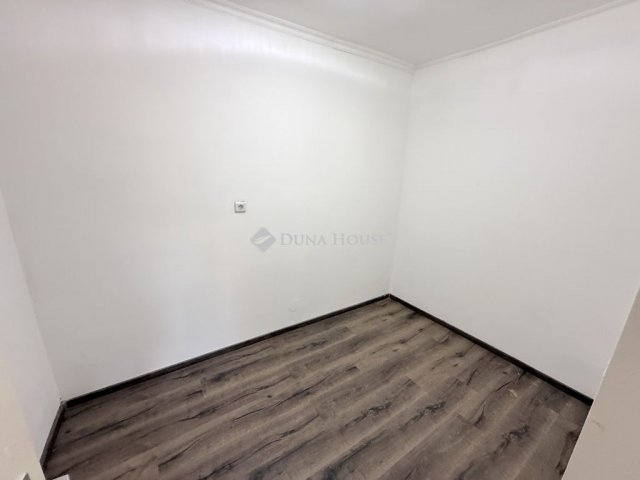 Eladó családi ház, Budapesten, XVIII. kerületben 45 M Ft