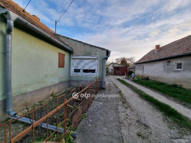 Eladó családi ház, Külsővaton 16.1 M Ft, 2 szobás