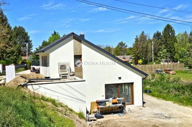 Eladó családi ház, Győrújbaráton, Ibolya utcában 115 M Ft